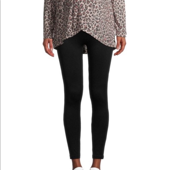 Time and Tru maternity leggings. Excellent conditiin . Used once .  size small - Picture 2 of 6